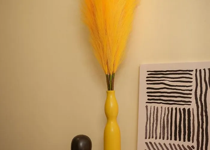 Apartment Stingga Mckinley Aesthetic In Venice Manila
