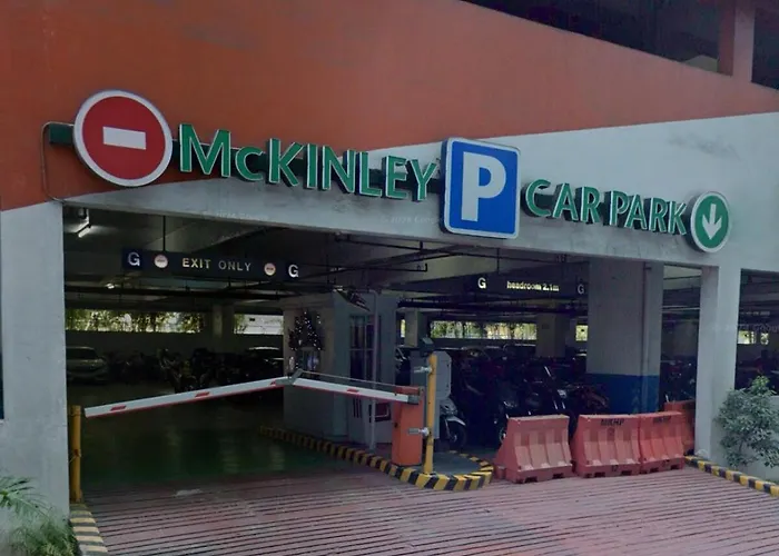 Apartment Stingga Mckinley Aesthetic In Venice Manila